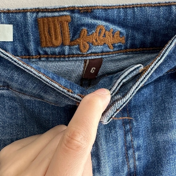 Kut from the Kloth Katy Boyfriend Distressed Blue Denim Jeans, Size 6 - Picture 10 of 16